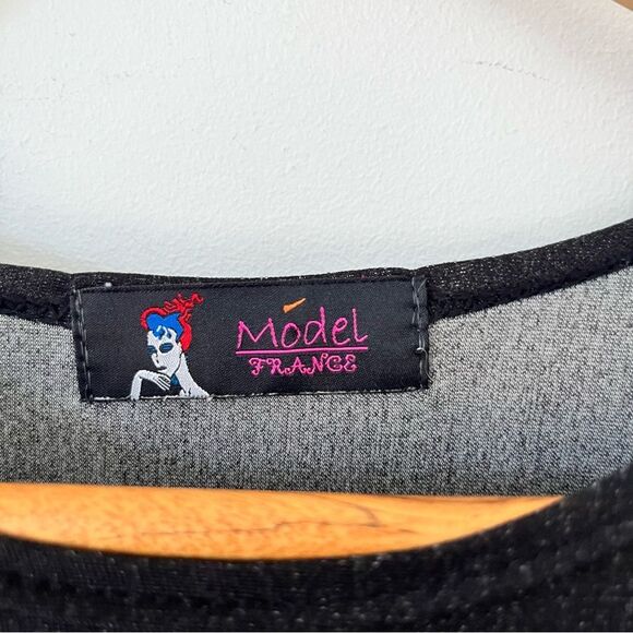 Black Butterfly Graphic Printed Loose Drop Shoulders Short Sleeve Blouse - Picture 3 of 8